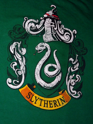 Harry Potter T-Shirt: Slytherin Logo (Women's Large)