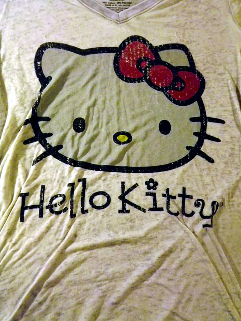 -=Chameleon's Den=- Hello Kitty T-Shirt: Light and Fluffy (Medium)