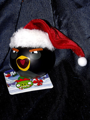 Angry Birds Christmas Ornament: Resin Black Bird