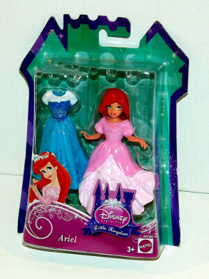 Disney's Little Mermaid Action Figure: Ariel, Little Kingdom, Blue and Pink Snap-on Dresses (PVC)